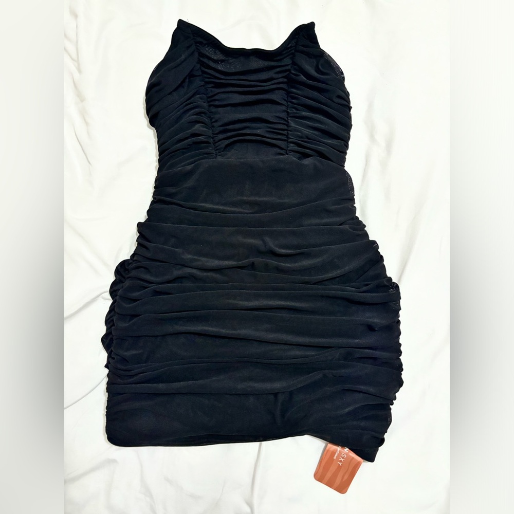 Black mini bodycon dress #partydress